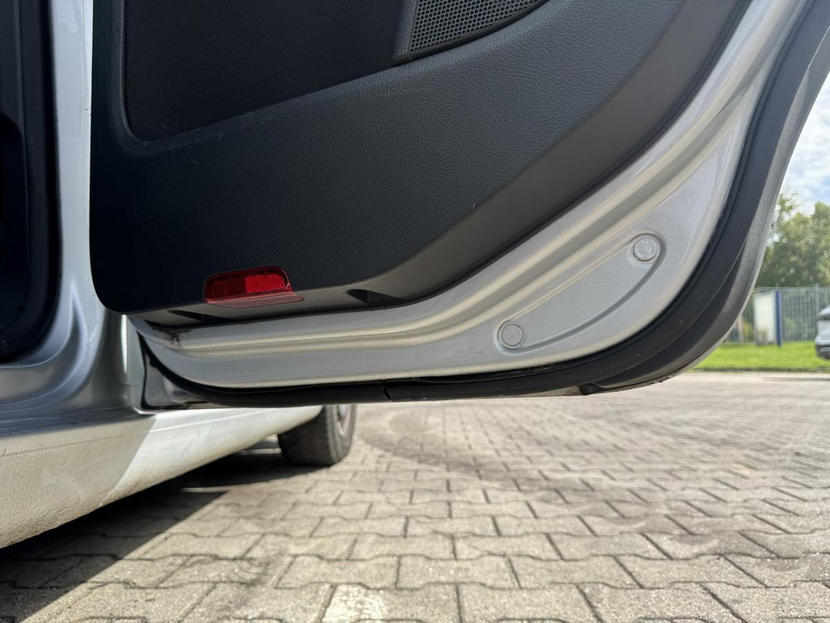 VW Golf Plus 2 original T&uuml;r hinten rechts LA7W Reflexsilber Rohbau Bj.2009